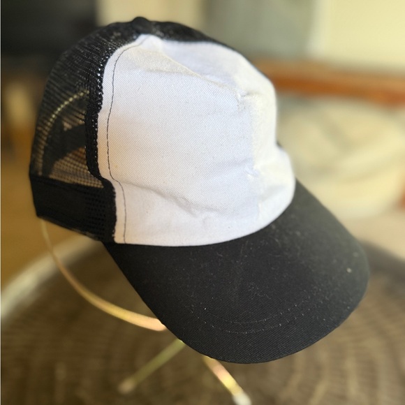 Accessories - New Plain black and white cotton mesh hat baseball cap